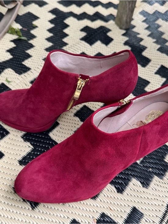 Vince Camuto Shoes - Vince Camuto Burgundy Suede Ankle Booties Heels Sz 8.5 Side Zip Leather Lined